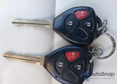 2009 Toyota Matrix S из США, поврежденный, VIN 2T1LE40EX9C010118